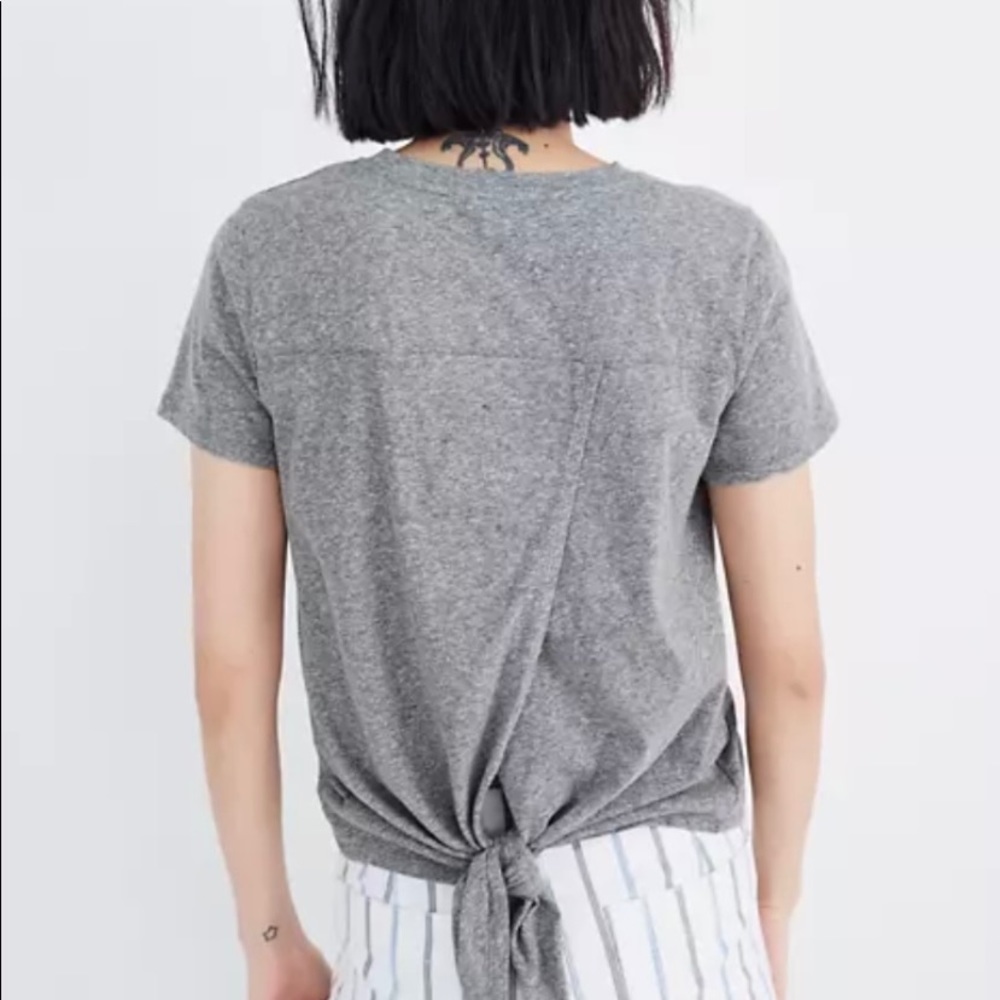 Madewell Knot-Back Short Sleeve Tee Size: …